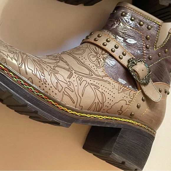 L'ARTISTE Embossed Taupe Ankle Boots with Studs - Picture 3 of 6